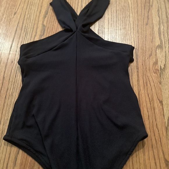 Zara black ribbed bodysuit with cross halter top size medium - Picture 10 of 10